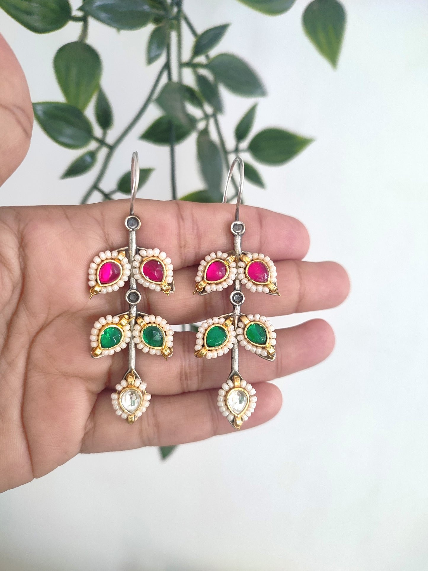 Rasiyo Pachi Kundan Hanging drop Earrings