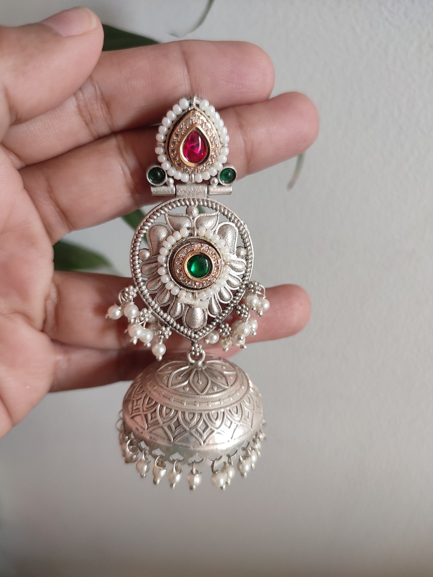 Anushree Pachi Kundan Brass Jhumka- Silver