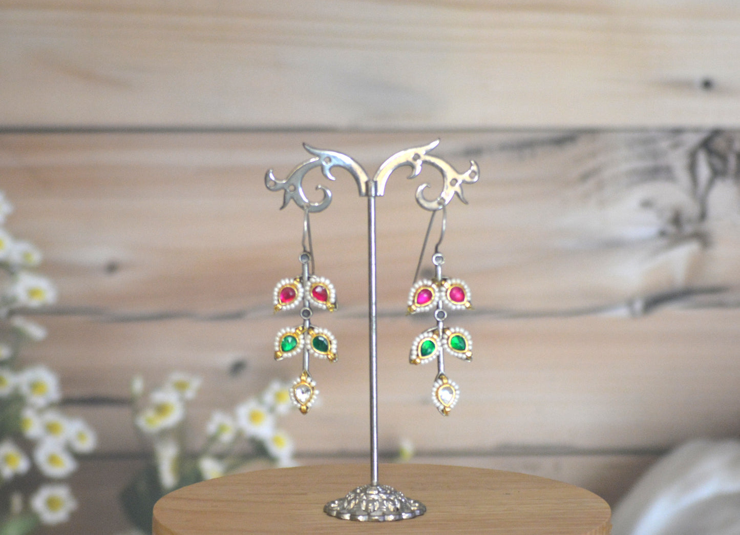 Rasiyo Pachi Kundan Hanging drop Earrings