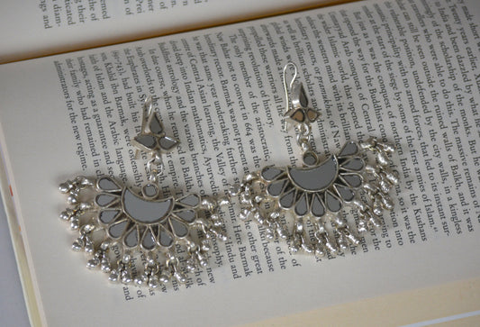 Seerat Heavy Glass Chandbalis