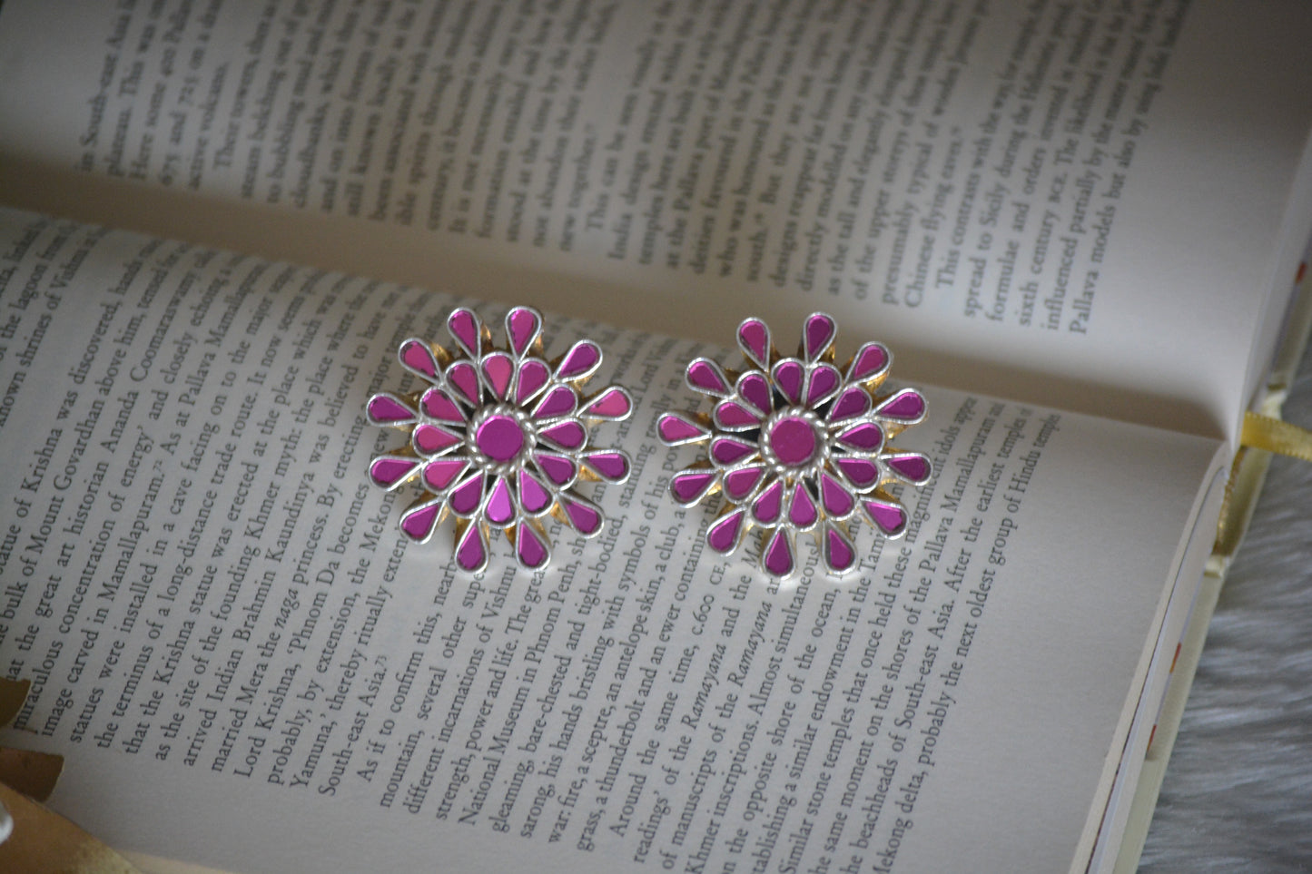 Elana Glass Pink Glossy Studs