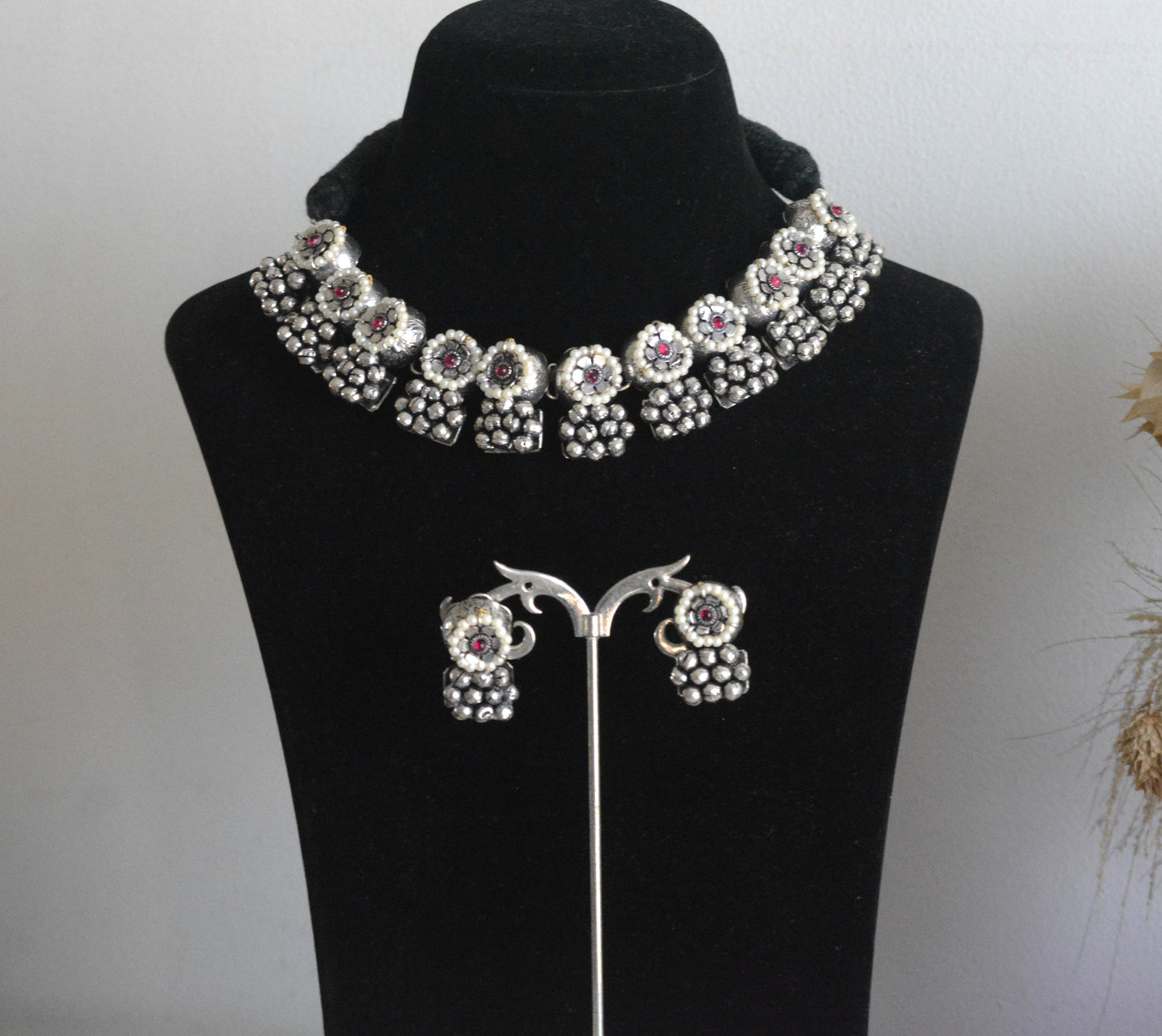 Mira Kundan Necklace Set
