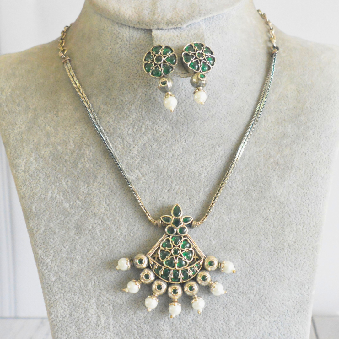 Muhe Designer stone pearl Pendant set