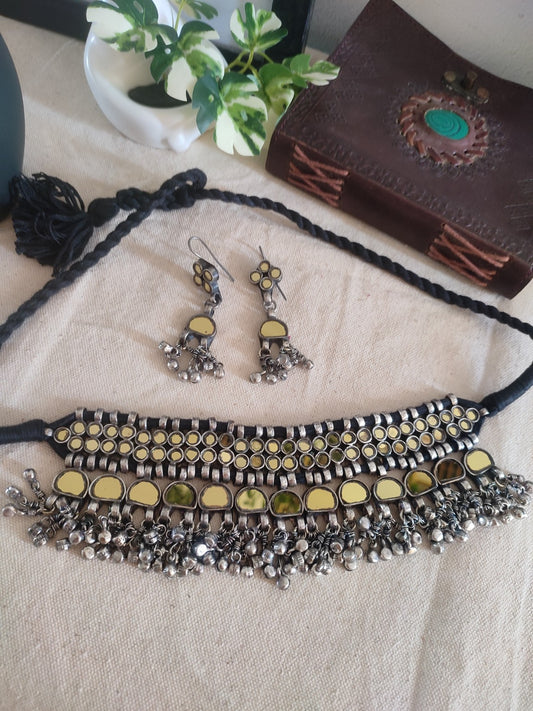 Shariya Golden colour glass choker set with earrings