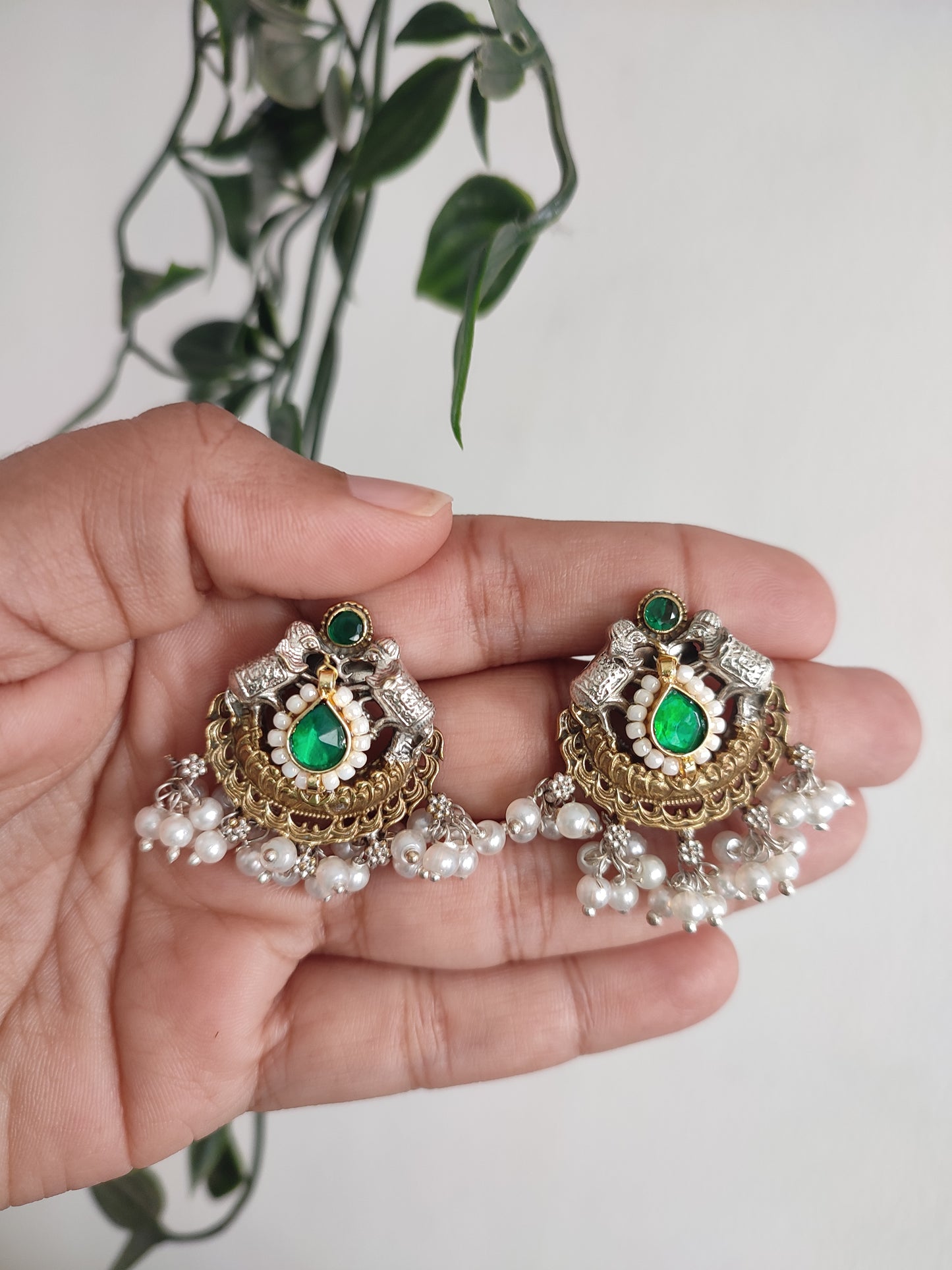 Suranya Necklace Set