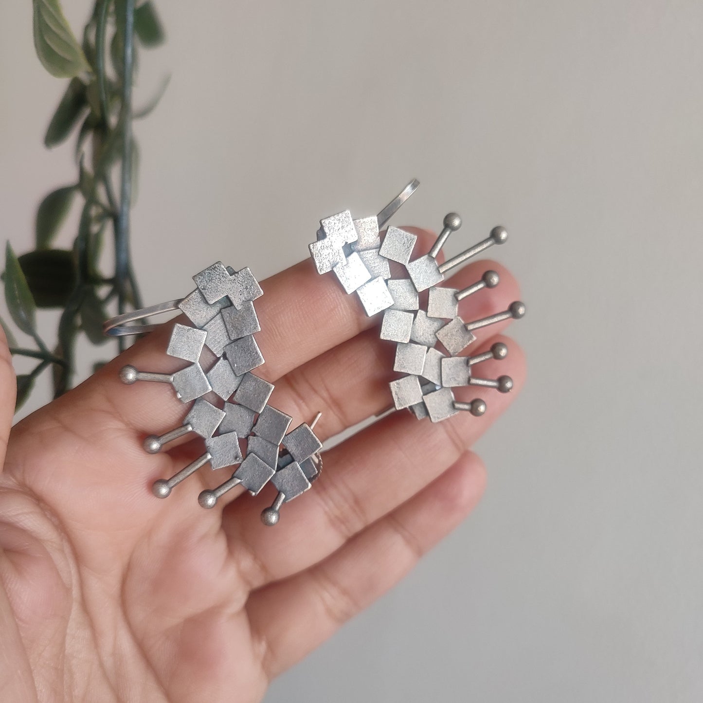 Minat Earcuff with push back stud