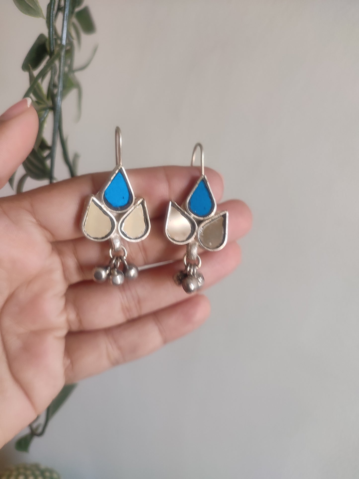 Supriya Glass Earrings