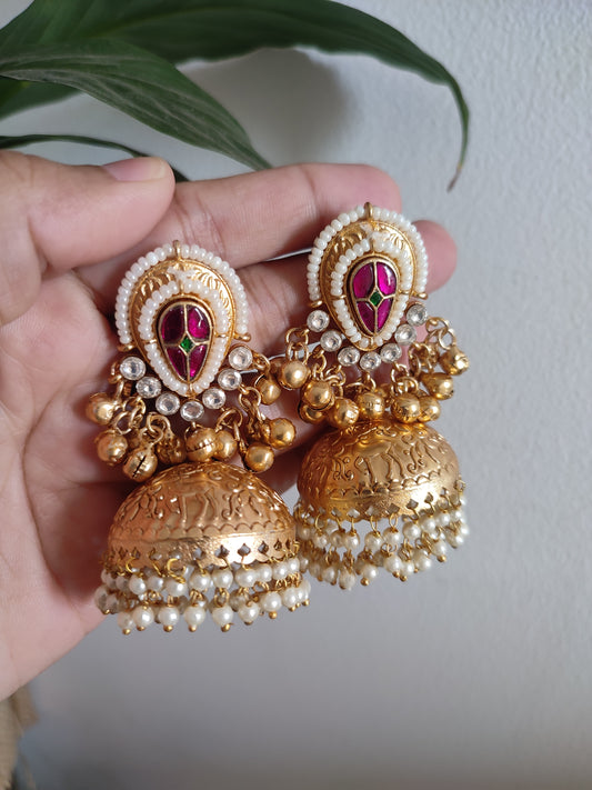 Kesha Gold Brass Jhumki