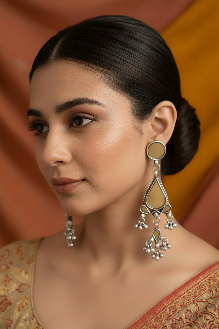 Zeenat Glass Earrings Golden