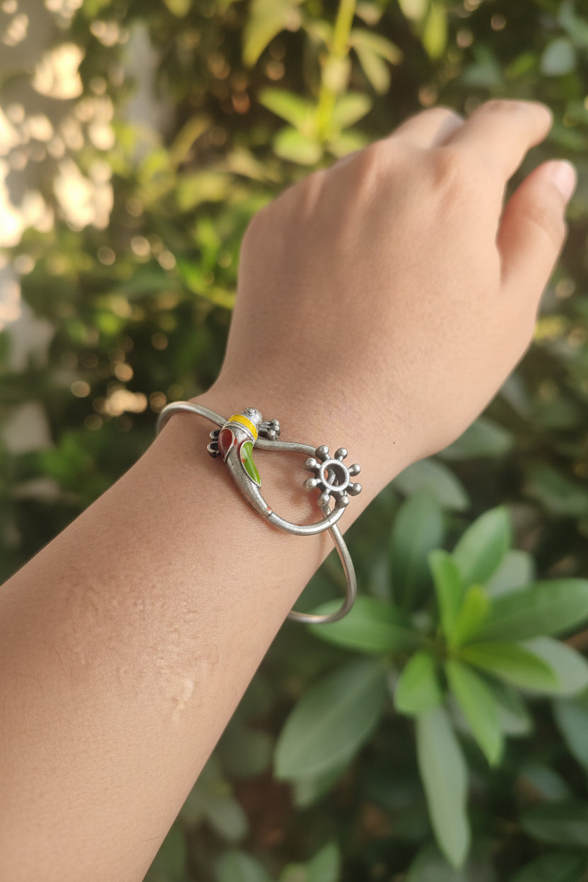 Mor Sleek Brass Bracelet