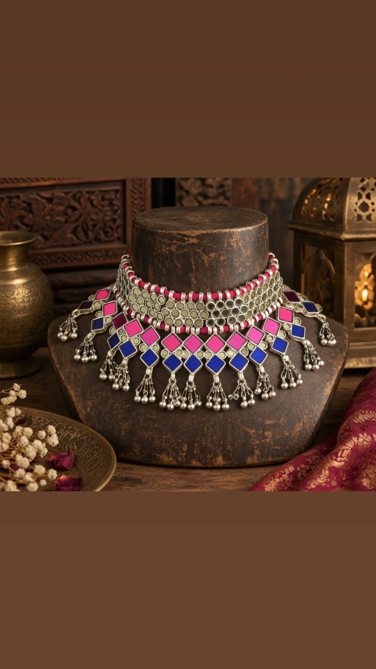 Mohe Heavy Glass Choker Necklace