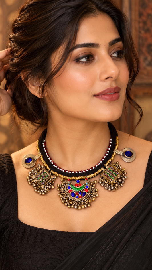 Ruhana Afghani choker Necklace with a button at the back
