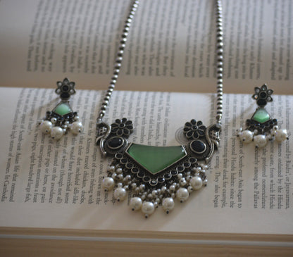 Sumana Stone Pendant Necklace Set