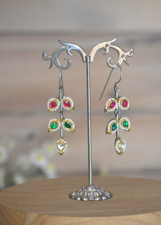Rasiyo Pachi Kundan Hanging drop Earrings