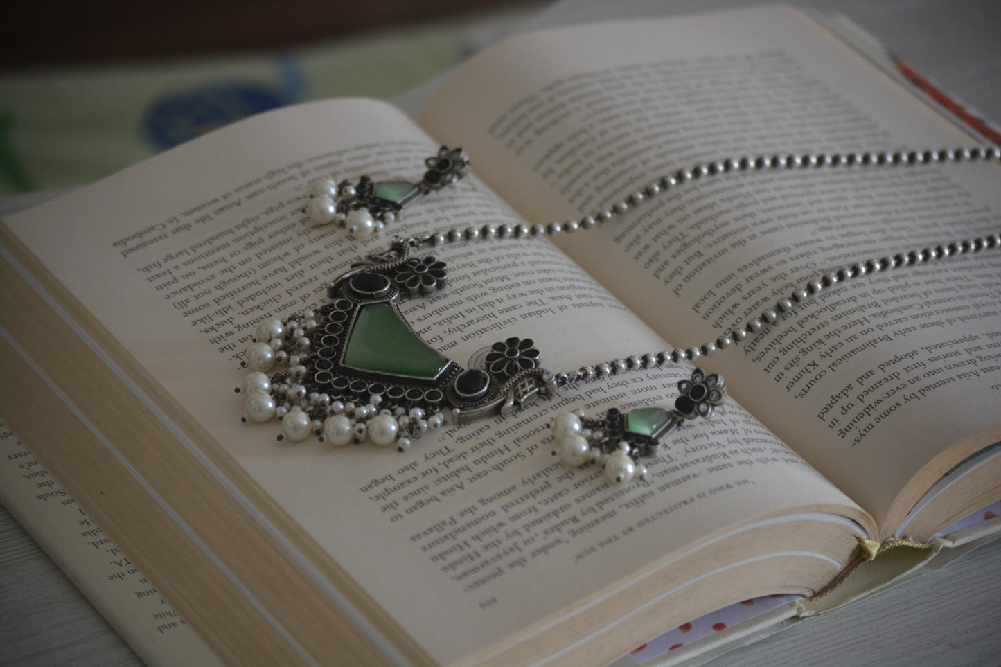 Sumana Stone Pendant Necklace Set