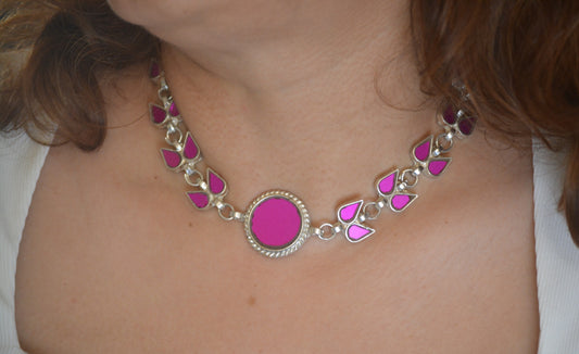 Avira Glass Choker Necklace Raani Pink