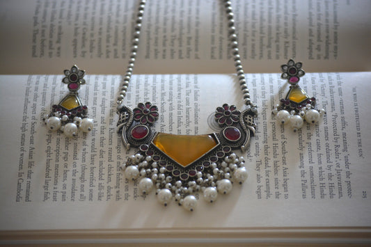 Sumana Stone Pendant Necklace Set