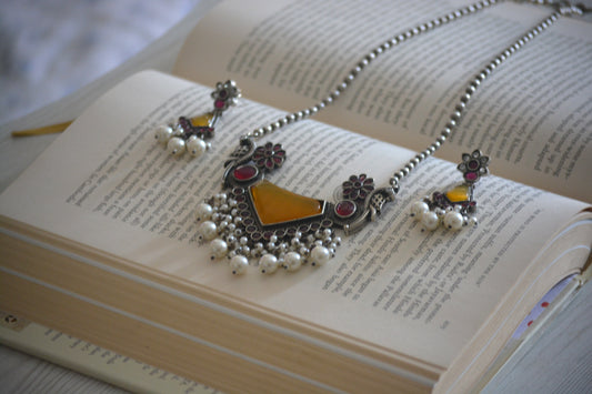 Sumana Stone Pendant Necklace Set
