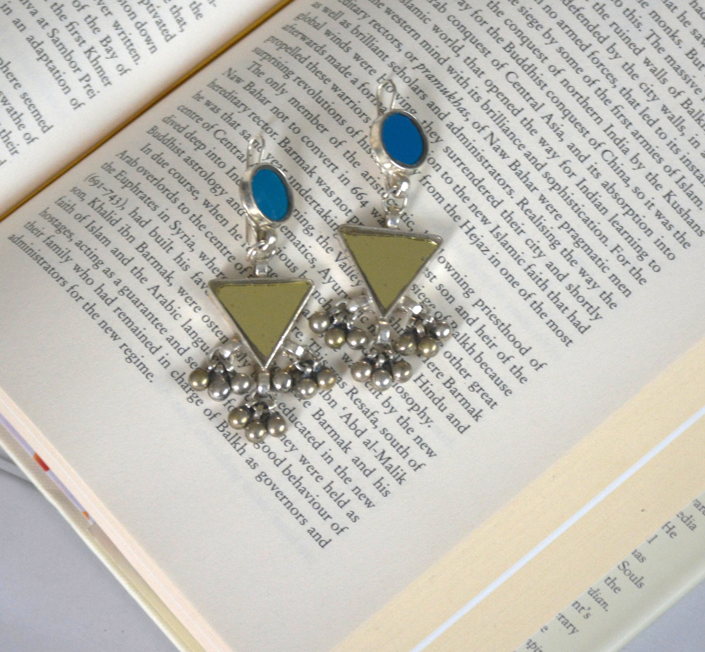 Nioshi Glass Earrings Lightweight