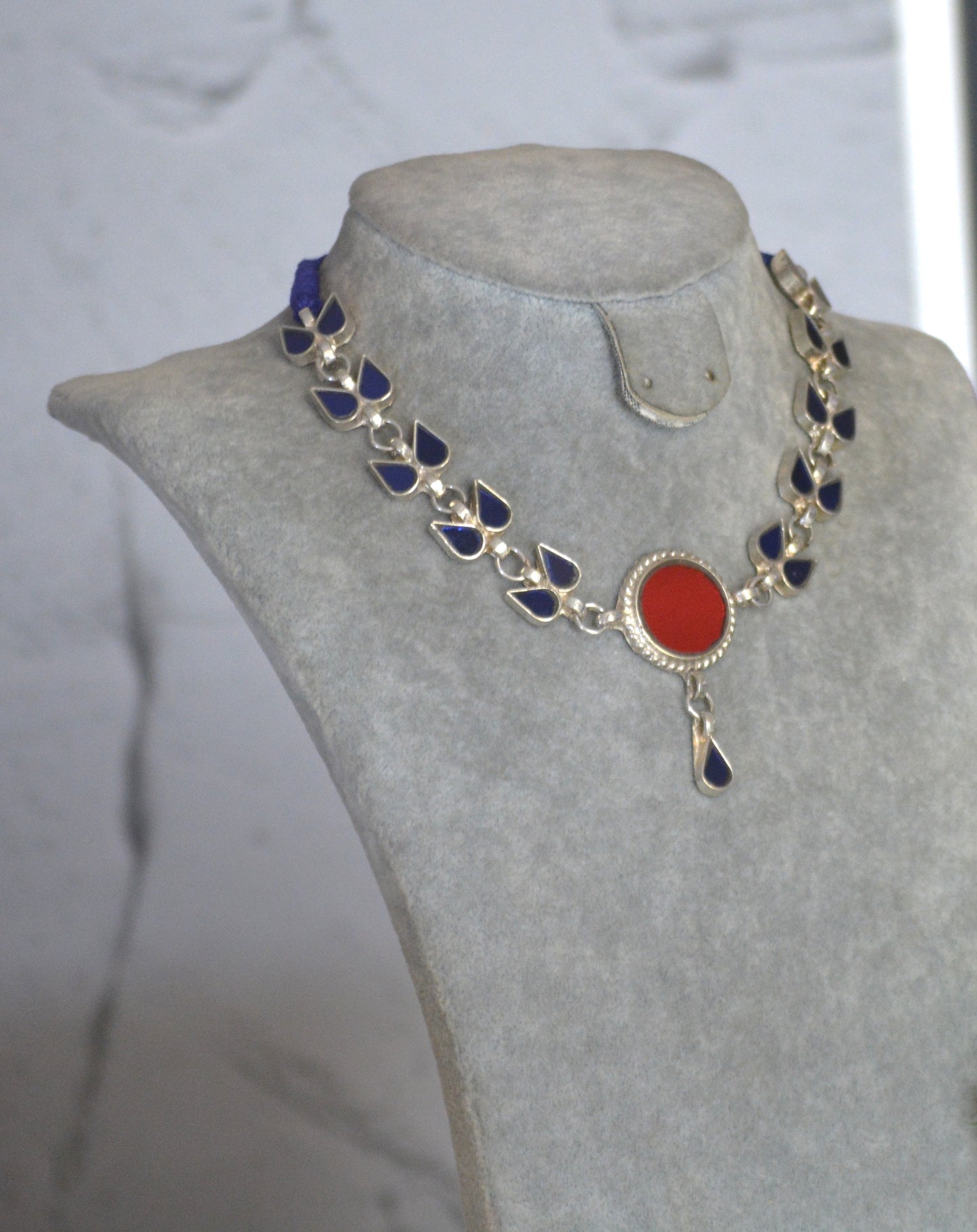 Avira Glass Choker Necklace Red Glossy color with Blue