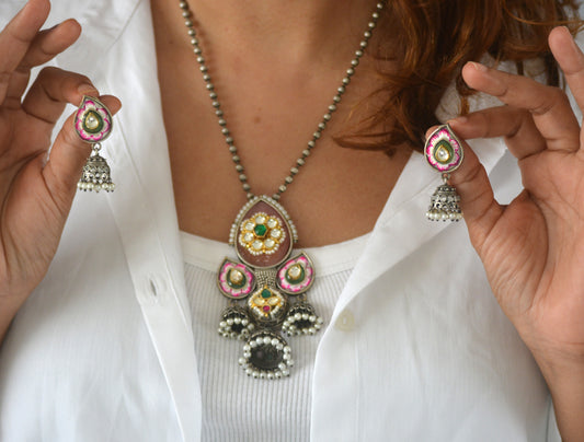 Meghduri Pachi Kundan Pendant Stone Pendant Set