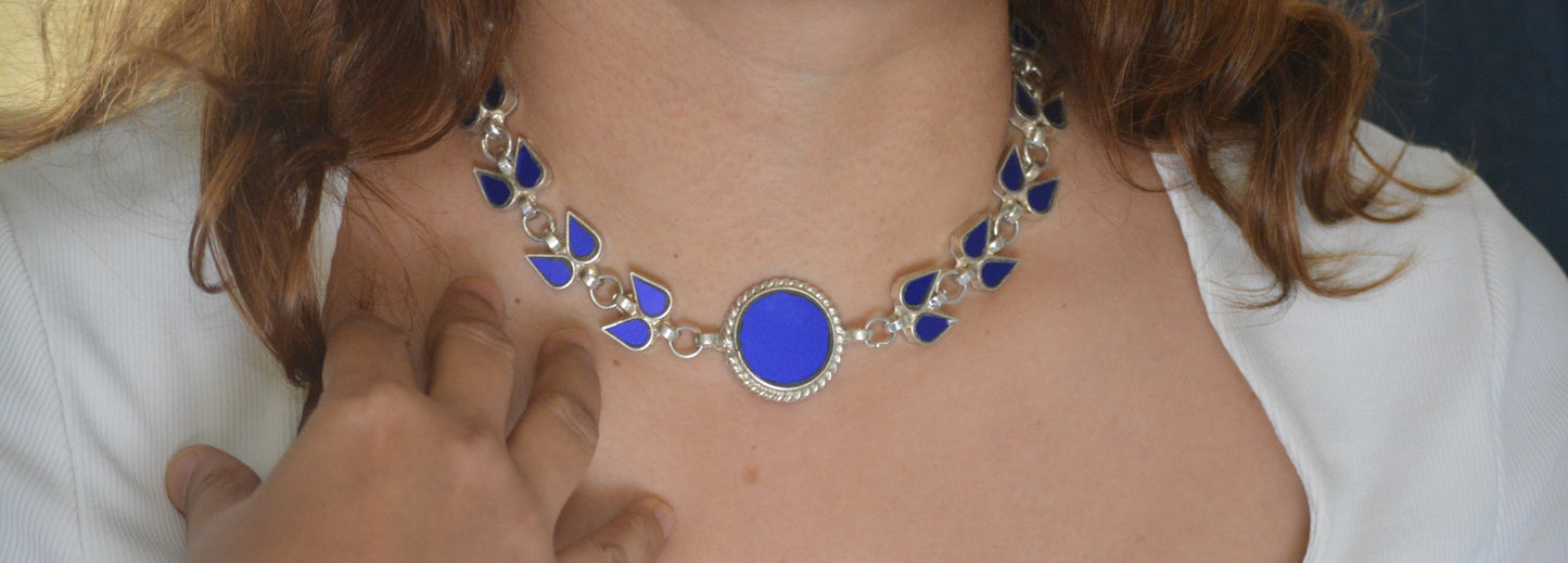 Avira Glass Choker Necklace Blue