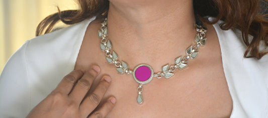 Avira Glass Choker Necklace