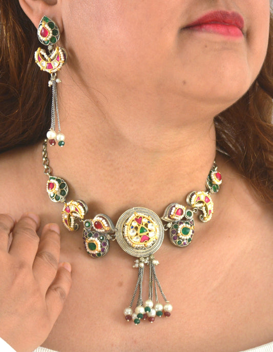 Munika Pachi Kundan Brass Choker Necklace