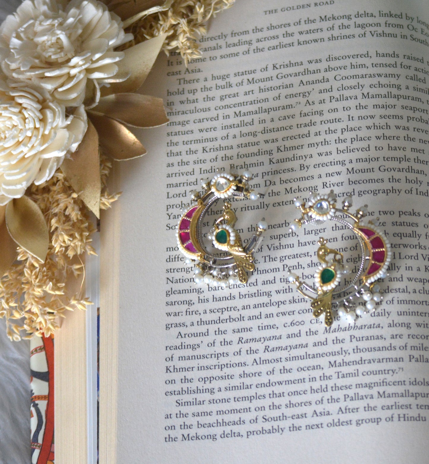 Pachi Kundan Stud Crescent Moon Style Earrings