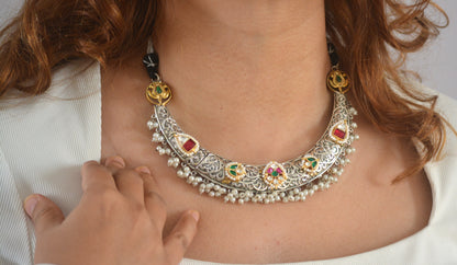 Jeshvi Pachi Kundan Designer Hasli Set