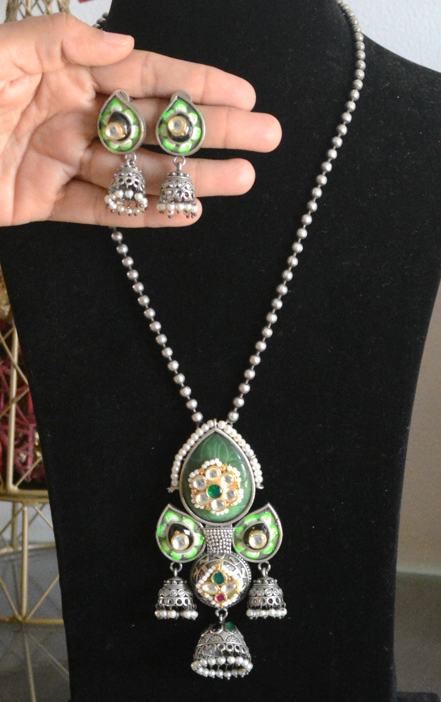 Meghduri Pachi Kundan Pendant Stone Pendant Set