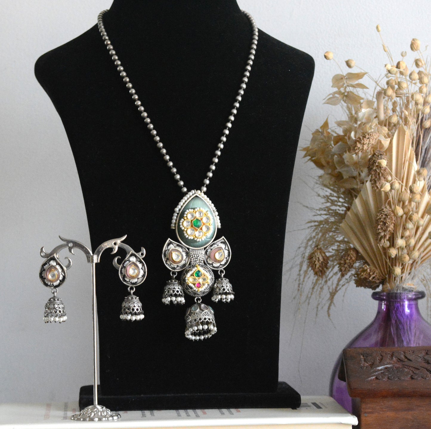 Meghduri Pachi Kundan Pendant Stone Pendant Set