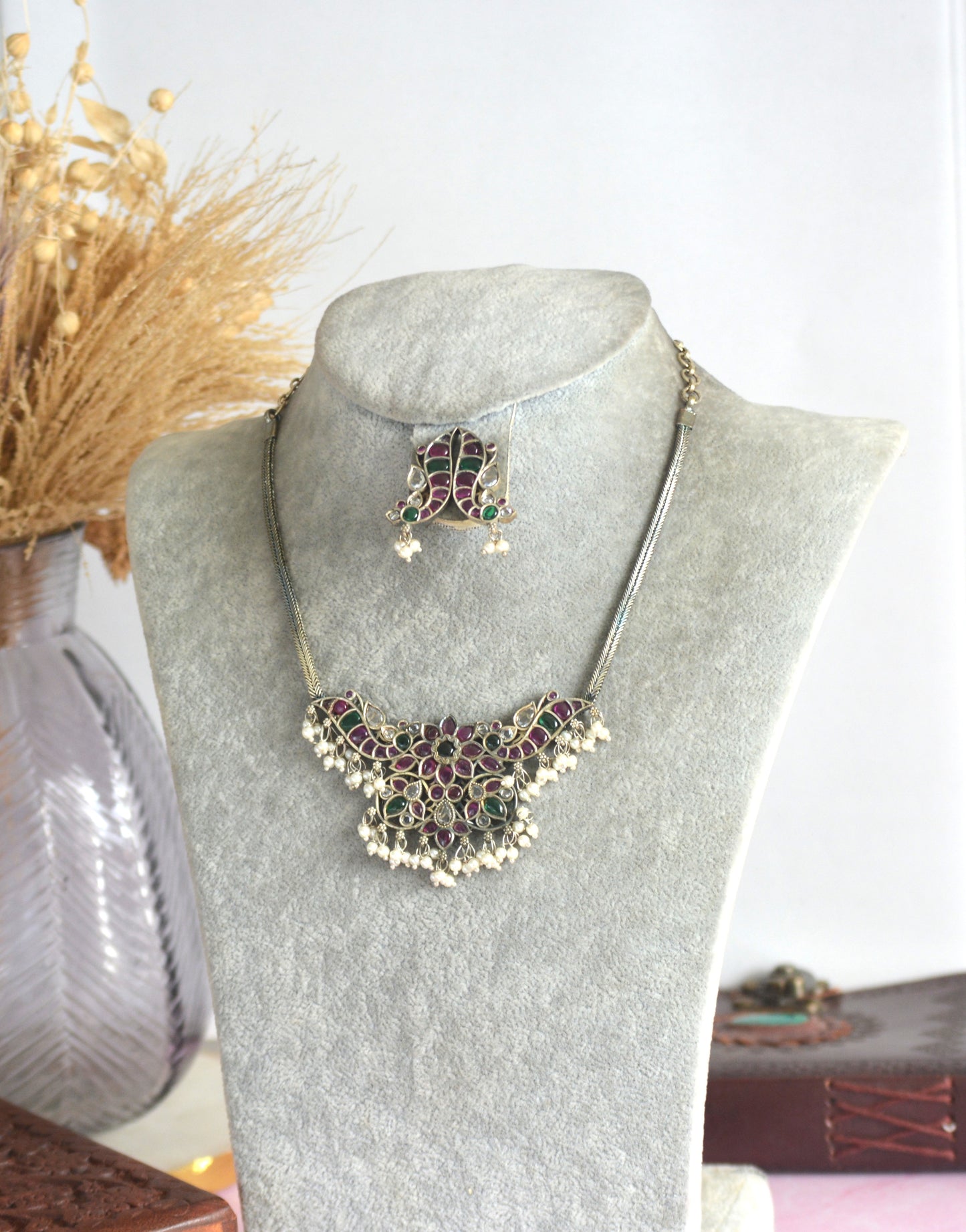 Muhe Designer Kundan Pearl Stone Pendant Set