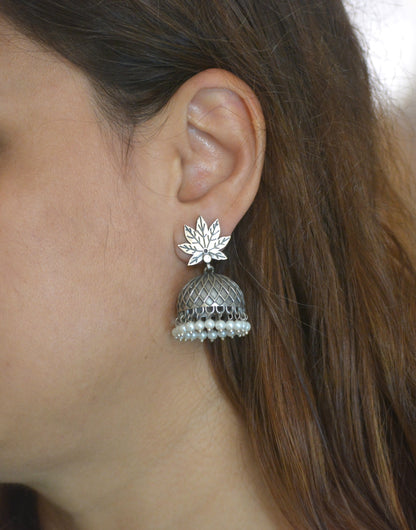 Yogita Leaf Jhumkis