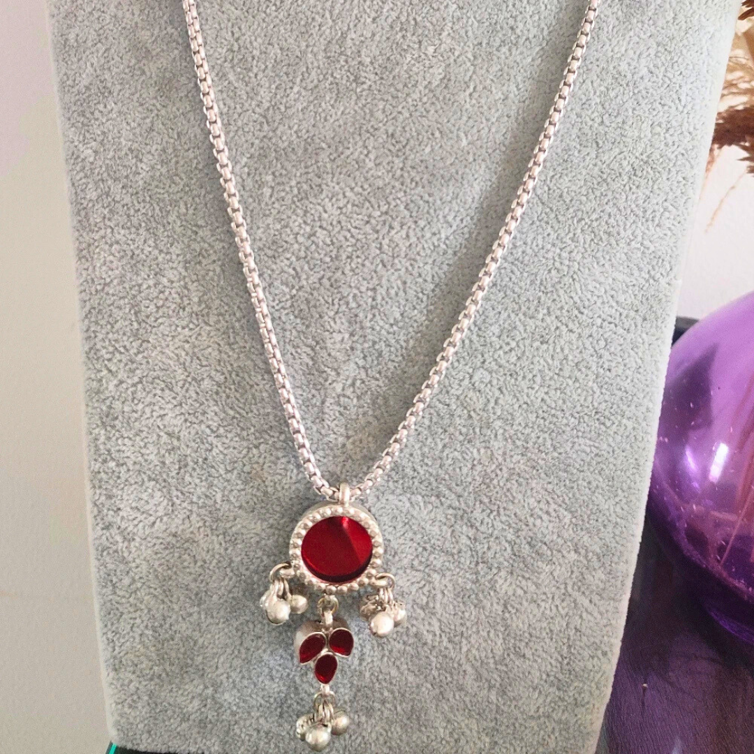 Siyana glass brass dainty pendant set