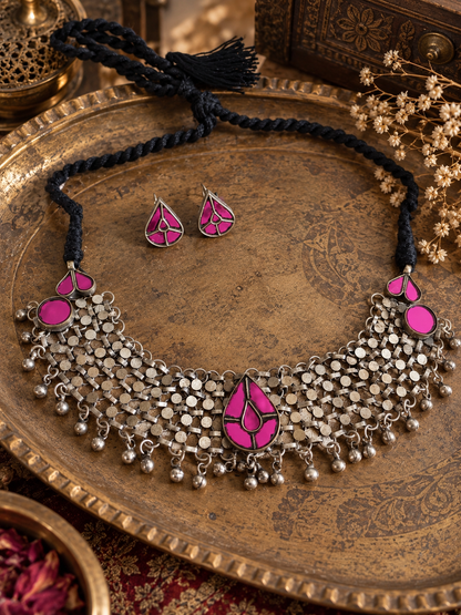 Roohi Glass Choker style Necklace Set with stud in Glossy Pink