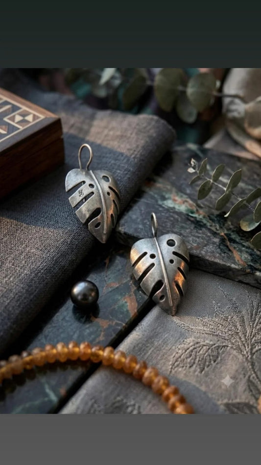 Pata fish hook Earrings
