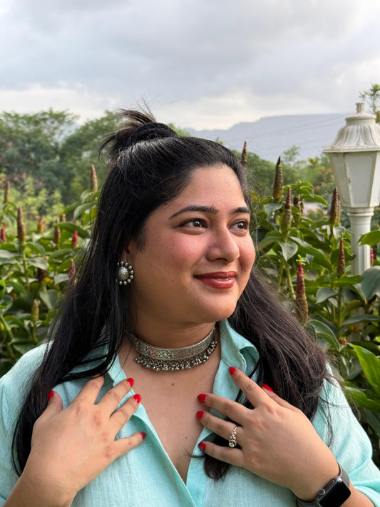 Sheena brass choker set with stud earrings