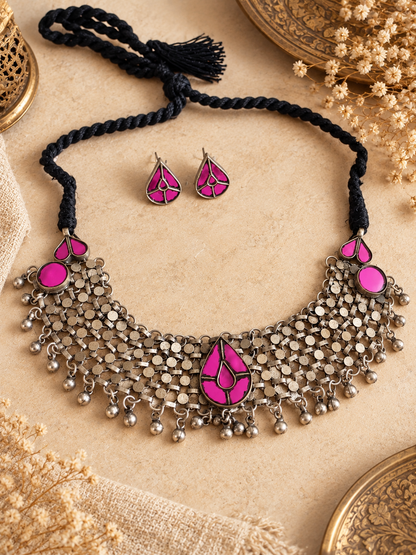 Roohi Glass Choker style Necklace Set with stud in Glossy Pink