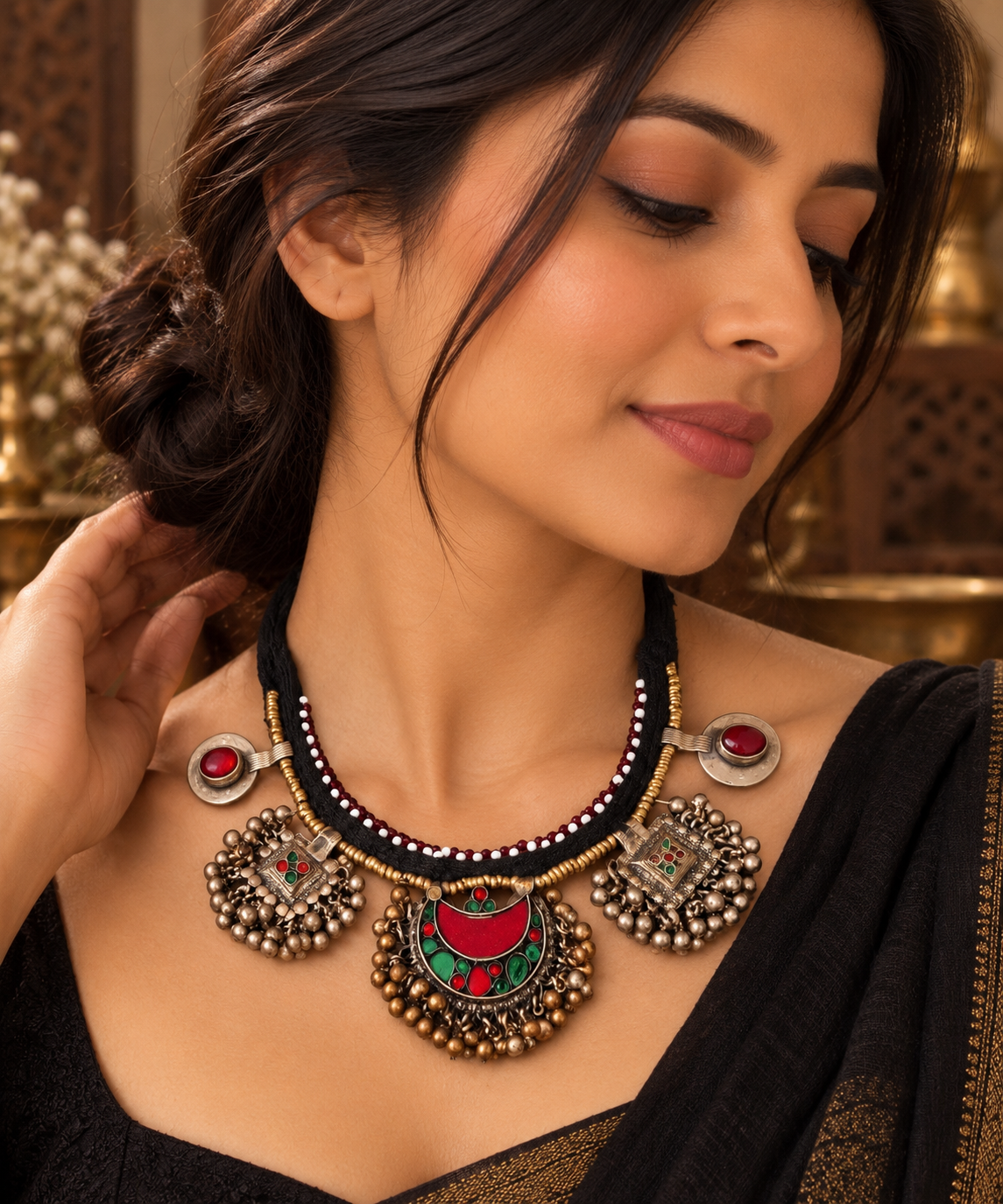 Ruhana Afghani choker Necklace with a button behind to attach the same..