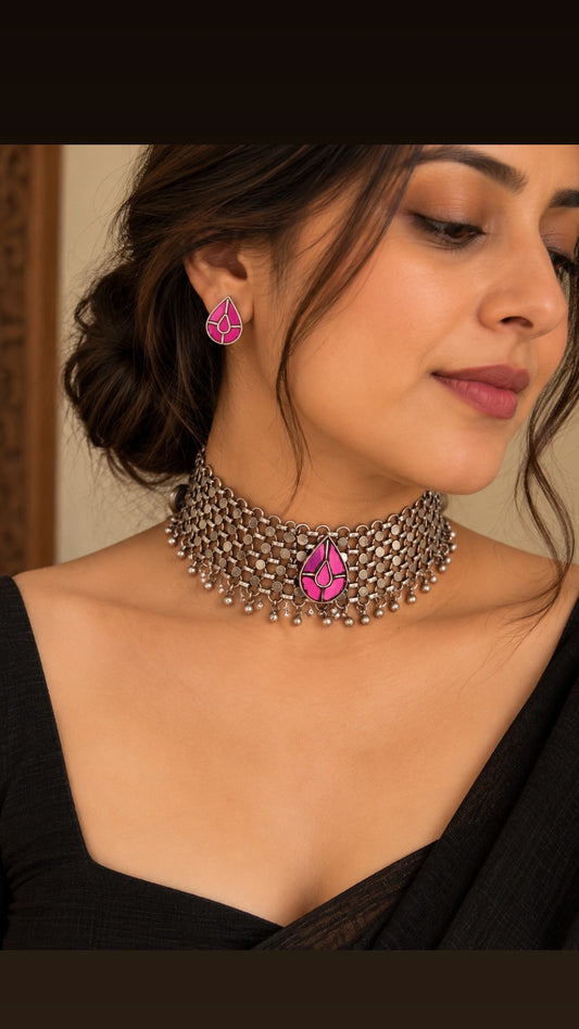 Roohi Glass Choker style Necklace Set with stud in Glossy Pink
