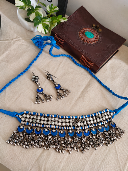 Sukhada glass choker necklace set white and firozi blue