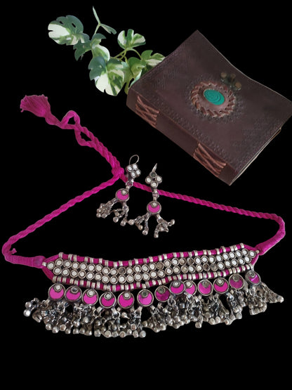 Sukhada Glossy pink and white glass choker set