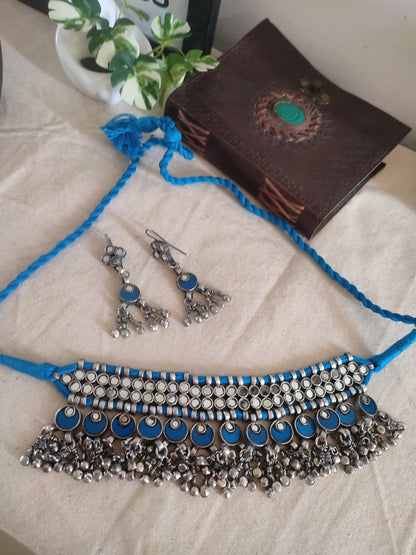 Sukhada glass choker necklace set white and firozi blue