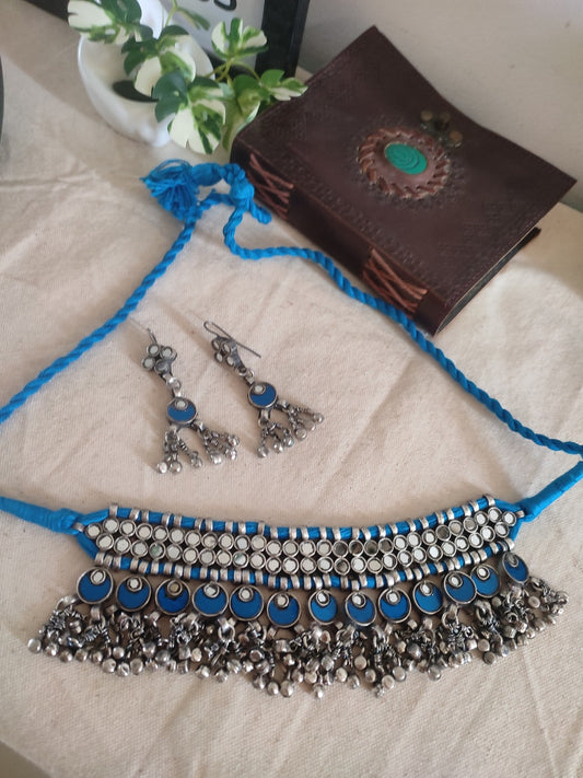 Sukhada glass choker necklace set white and firozi blue
